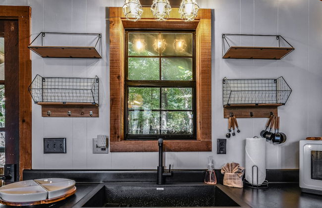 Cliff Haven 1 Bedroom Cabin by RedAwning - Photo 27