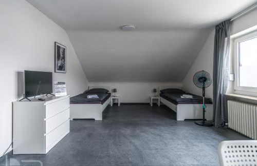 Voll ausgestattete Apartments mit Einzelbetten - Küche - WLAN - PKW-Parkplatz - Foto 60