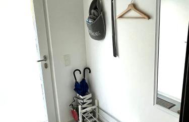 Fußläufig zu S-Bahn nach München und See Gemütliche und voll ausgestatette 2 Zimmer Ferienwohnung am Wörthsee mit Terrasse, Grill, Schaukel, Doppelbett oder getrennte Betten, ideal zum Entspannen aber auch zum Arbeiten - Foto 18