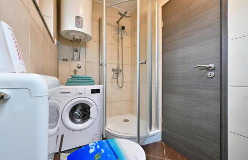 Beautiful Home In Dugo Selo - Foto 32