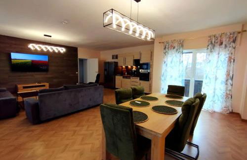 OVER RIVER near FRANKFURT-130 QM-4 ROOMS- 6 BEDS- FREE PARKING- AC - Foto 34