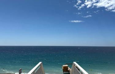 Luxury Apartment with Sea View and Private Beach Access - Photo 18