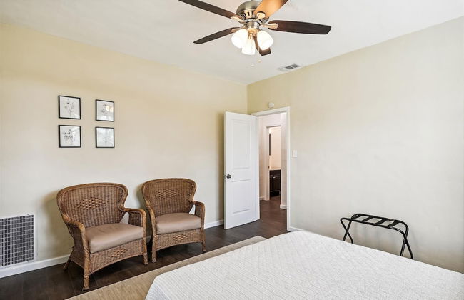 Cove Cottage - 3 Bedroom w/Private Pool. Sleeps 6. Quiet Community, Close to Fishing Marinas. 3 Home by RedAwning - Foto 3