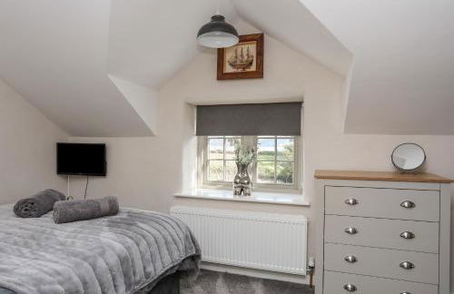 Lleiniog Cottage - Photo 13