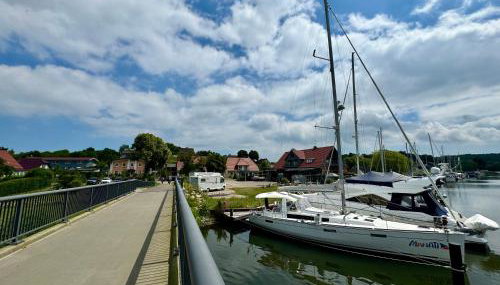 "Am Yachthafen" - Foto 5