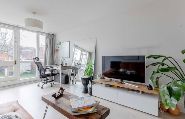 Stunning 1BD Flat w/ Garden Area, Kentish Town! - Foto 15