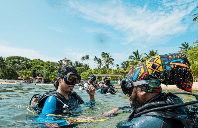 Batismo de mergulho em Hikkaduwa - Foto 5