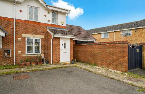 Thames Family Retreat, 2 bed house, Sleeps 6, with Parking and Garden - Foto 26