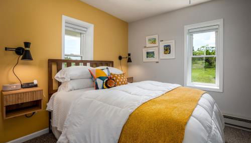 Historic Farm Cottage on 800-Acre Orchard - Foto 5