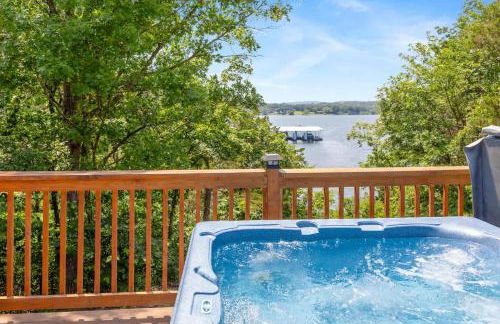 Table Rock Lake Cabin - Hawthorn #12 with Lake Access Hot Tub Outdoor Pool - Foto 26