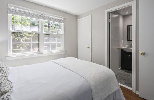 Townhome in No VA, 40 Mins to DC, Pets OK, Fast WiFi - Foto 11