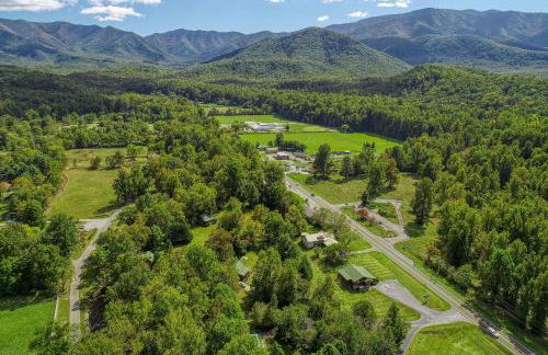 Sweet - 2 Bedrooms, 2 Baths, Sleeps 6 Cabin by RedAwning - Foto 49