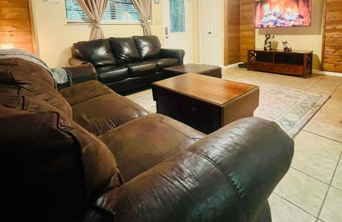 Smoky Mountain Cabin with HOTTUB - Photo 10