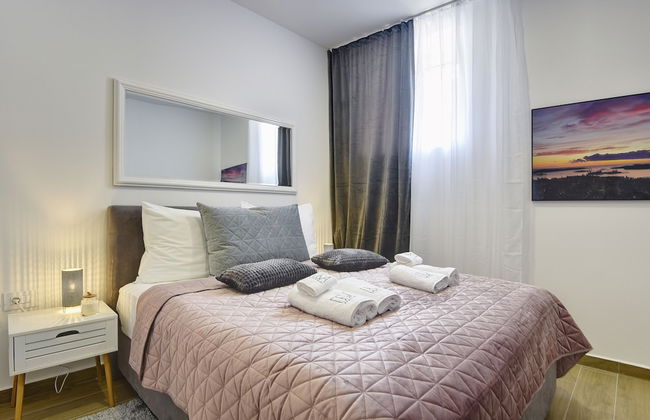 D&A Central Luxury Apartments - Photo 45