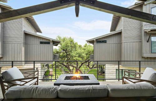 Luxe 3-Story Retreat - Chefs Kitchen and Firepit - Foto 1