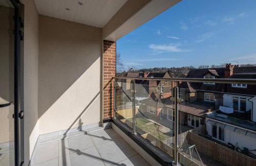 Luxury 5 Bedroom, 4 Bathroom Home in Purley - Foto 57