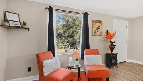 Desert Serenity in Yucca/Joshua Tree w/AC & Fire pit - Photo 4