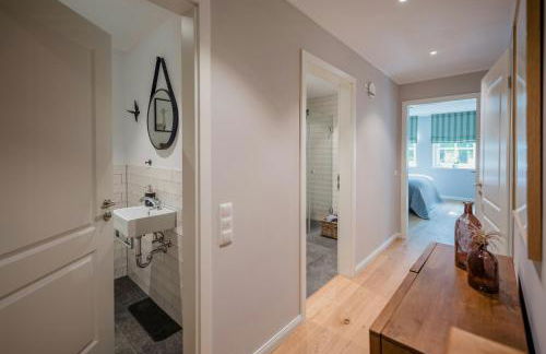 Forestry Chic Flat With Lake And Forest View - Photo 19