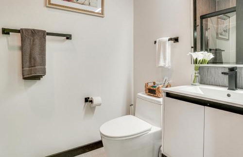 Luxury Modern Home on Golf Course with Game Room! - Foto 19