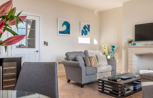 Cathedral View in Exeter - Photo 13