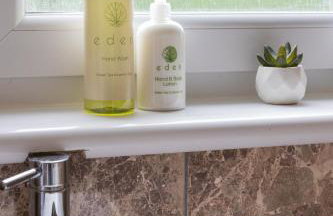 Modern And Vibrantly Designed Apartment - Foto 28