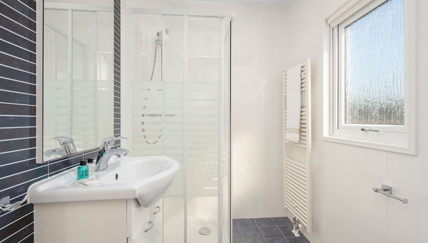 Lakeside Cottage With Boat - Foto 5, Badezimmer
