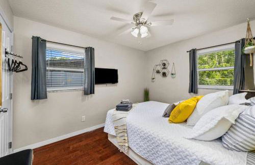 New Design-Movie Night Bar-Fire Pit-Hammocks-Games - Foto 35