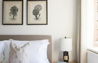 Number 42 by The Butler Collection - Foto 20