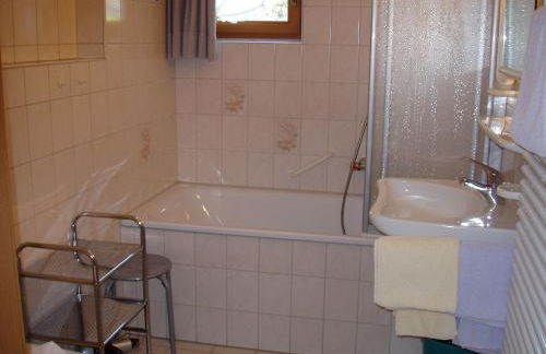 Gästehaus zur Färbe Apartments - Photo 16