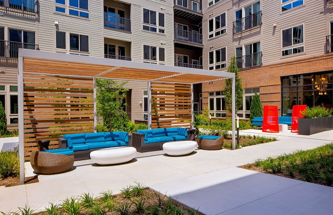 Spacious 2BR Apt with Den W Balcony - Foto 54