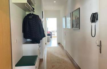 Lovely 2 bedroom apartment with free parking - Foto 3