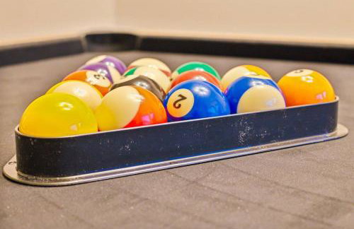 Cypress 5 Bedroom Retreat with Hot Tub, Firepit and Game Tables! Pet Friendly - Foto 13