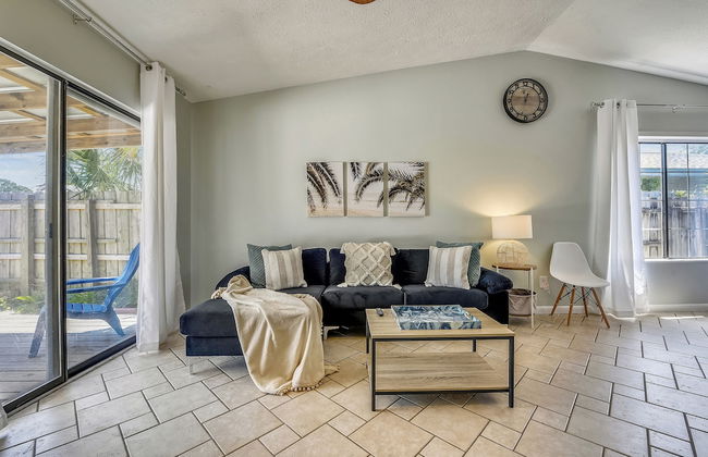 Emerald Sunset by Book That Condo - Photo 26