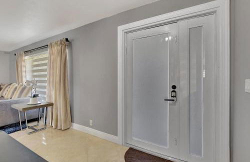 Boca Beauty - Stylish Home With Pool 3 Bedroom Home by RedAwning - Foto 20