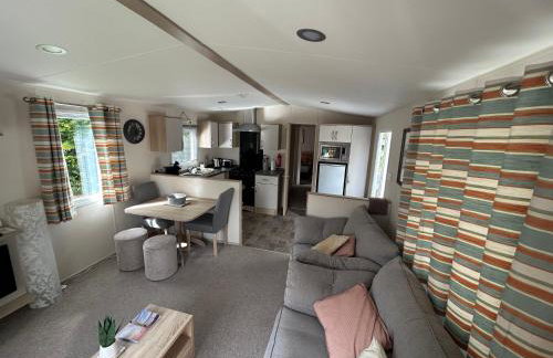 Tranquil Retreat at River Valley Country Park - Photo 7