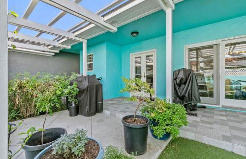 Luxury Pool Oasis- Near Stadium, Tennis and Golf - Photo 32