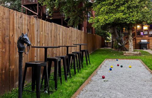 The Gatsby Carriage House Luxe Stay w Game Room - Foto 51