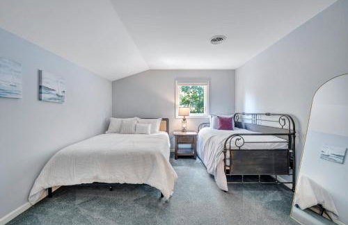 Private Lakefront Oasis - 5 Bedroom, Private Dock, & Firepit - Foto 18