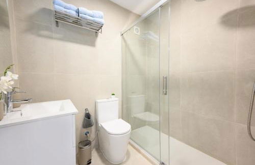 Fuengirola Sun Studio with terrace 9th floor by 10ToSea - Foto 11