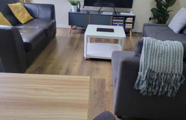 The Grove- 3 Bed Detatched House Wolverhampton- Families and Contractors- Near Town Centre and Molineux Stadium - Foto 8