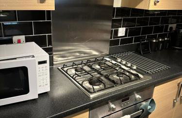 Lakeside apartment with FREE parking / M25 - Photo 7