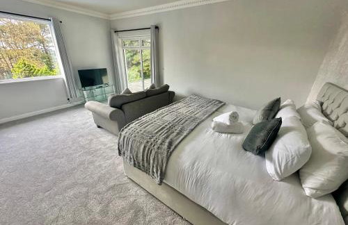 5 Bed House - Pool - Hot Tub - Sauna - Pool Table - Near New Forest and Beach - Sleeps 12 - Photo 5