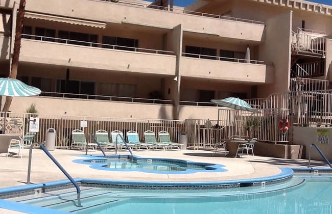 Modern Downtown Condo - Photo 21