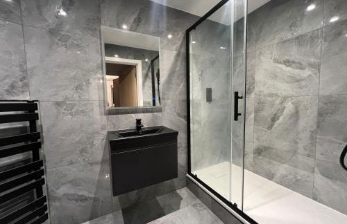 Moonlight Lodge - 4 bedroom Barn with Hot Tub! - Foto 3