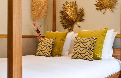 The Majestic Garden Suite - Photo 8
