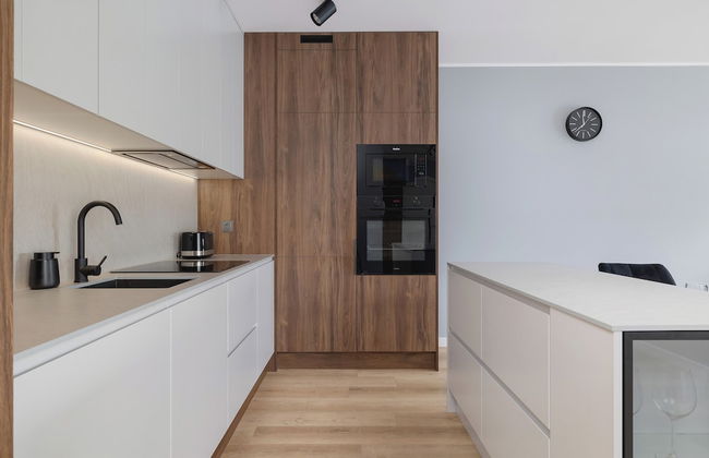 Bright Apartment With Parking by Renters - Photo 12