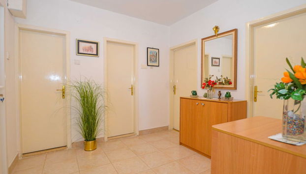 Cozy and Smart Rovinj Apartment With Balcony - Foto 2, Vestíbulo