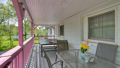9 Mi to Hersheypark Spacious Home with Deck - Foto 3