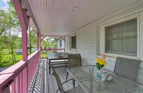 9 Mi to Hersheypark Spacious Home with Deck - Foto 3