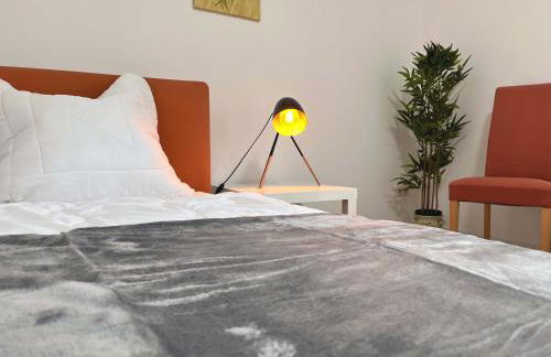 Loftartiges Appartment in Magdeburg, 2 Schlafzimmer, Küche und Bad - B - Foto 6